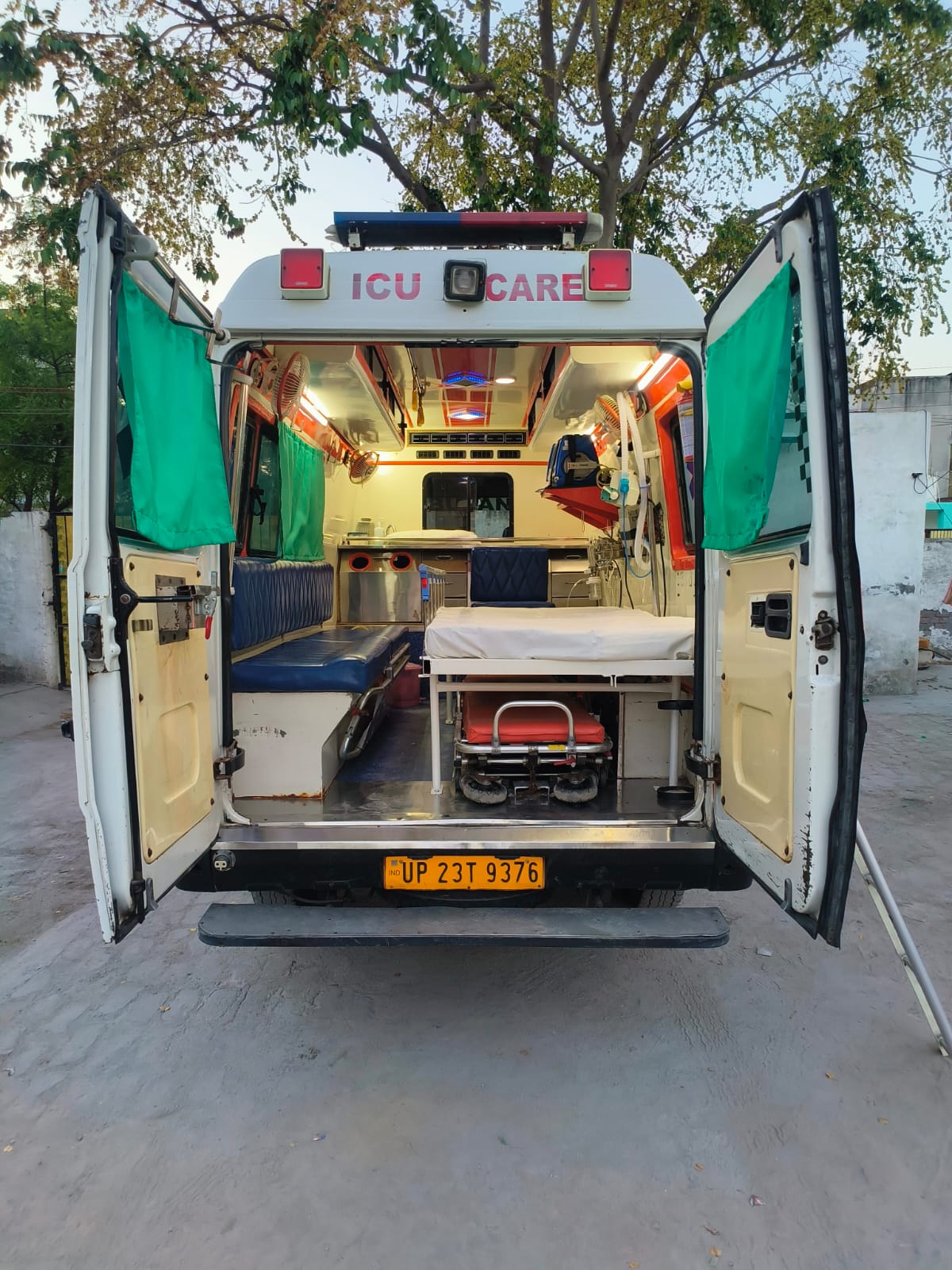 ICU Critical Care Ambulance